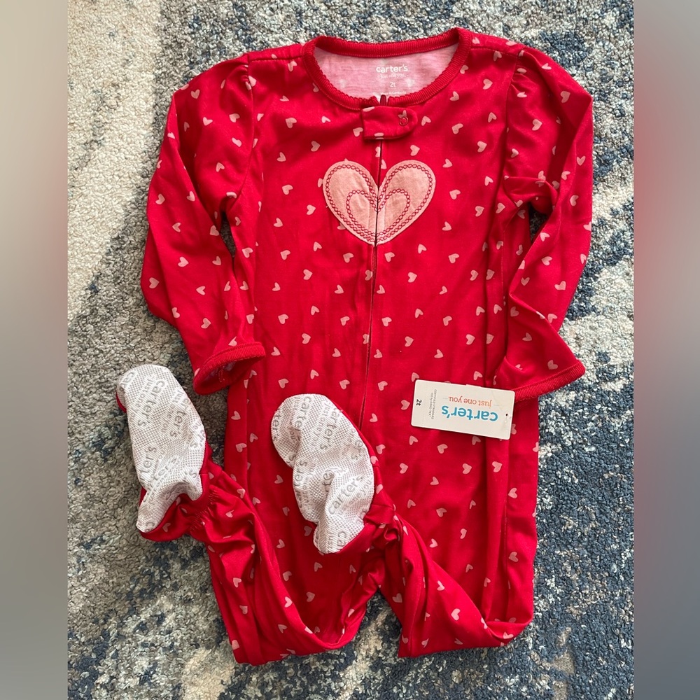 Girls valentine one piece sleeper/play onesie with foot nonskid cover. Size 2T